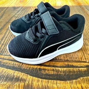 Brand new without tags! toddler size 6 sneakers with kinder fit technology.